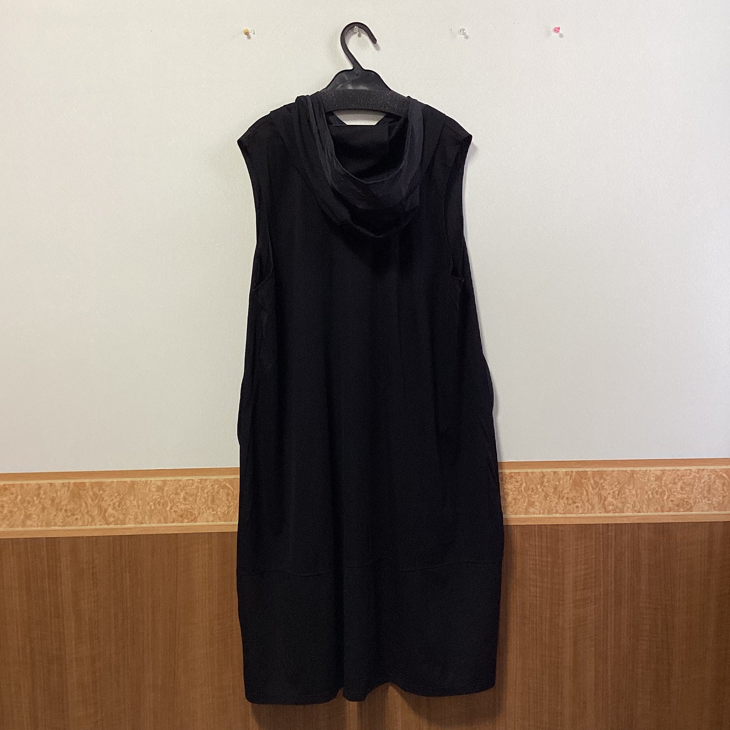 B.R.G フード付きロングベスト