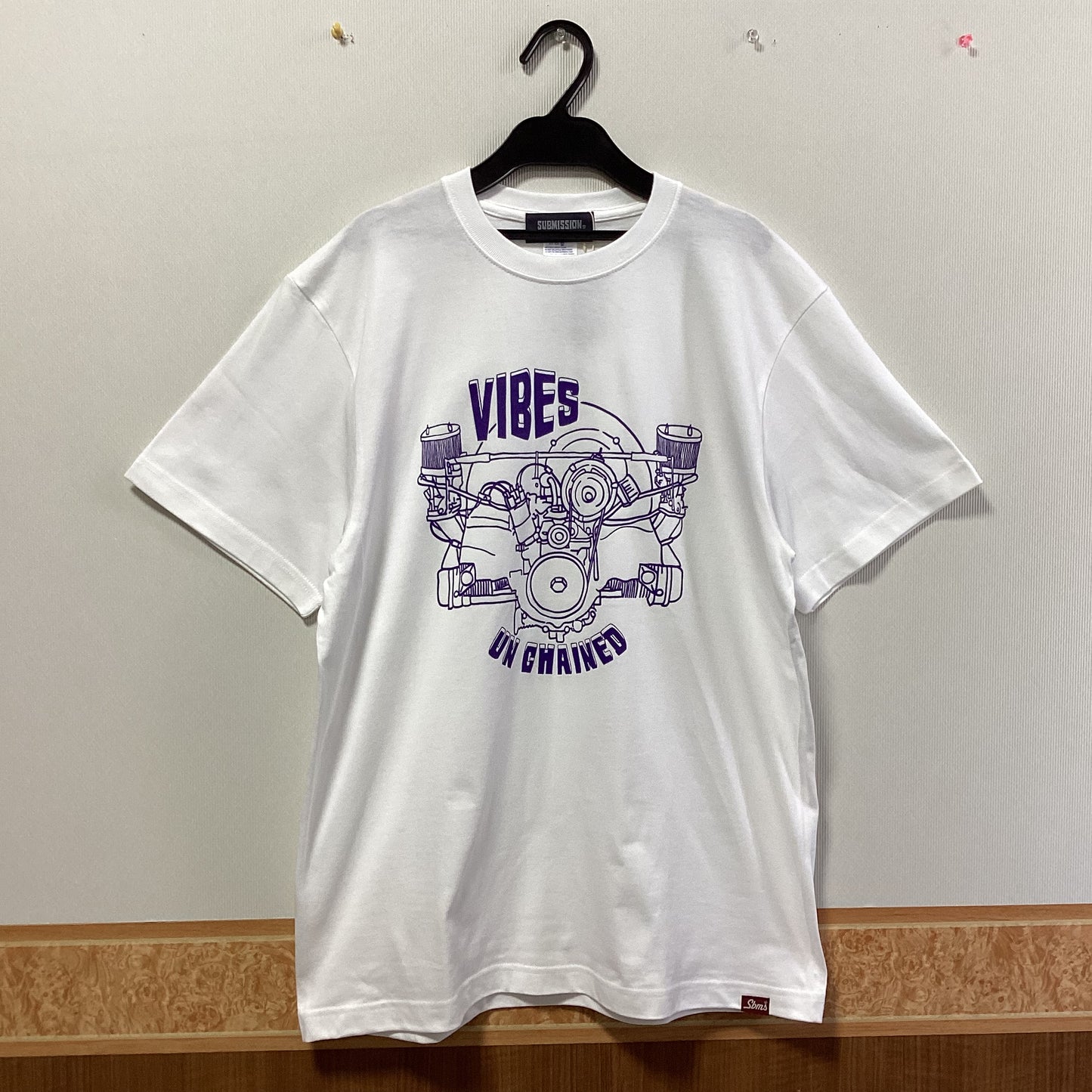 SUBMISSION 綿100%プリント半袖Tシャツ