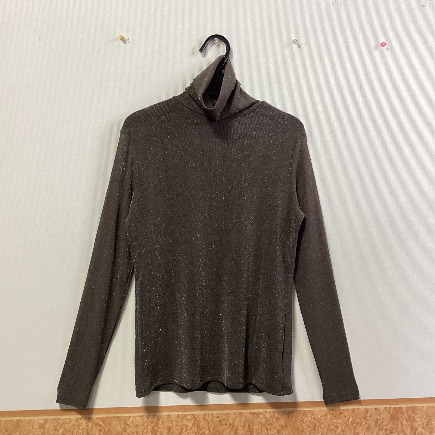 B.R.G ラメ入りタートルネック