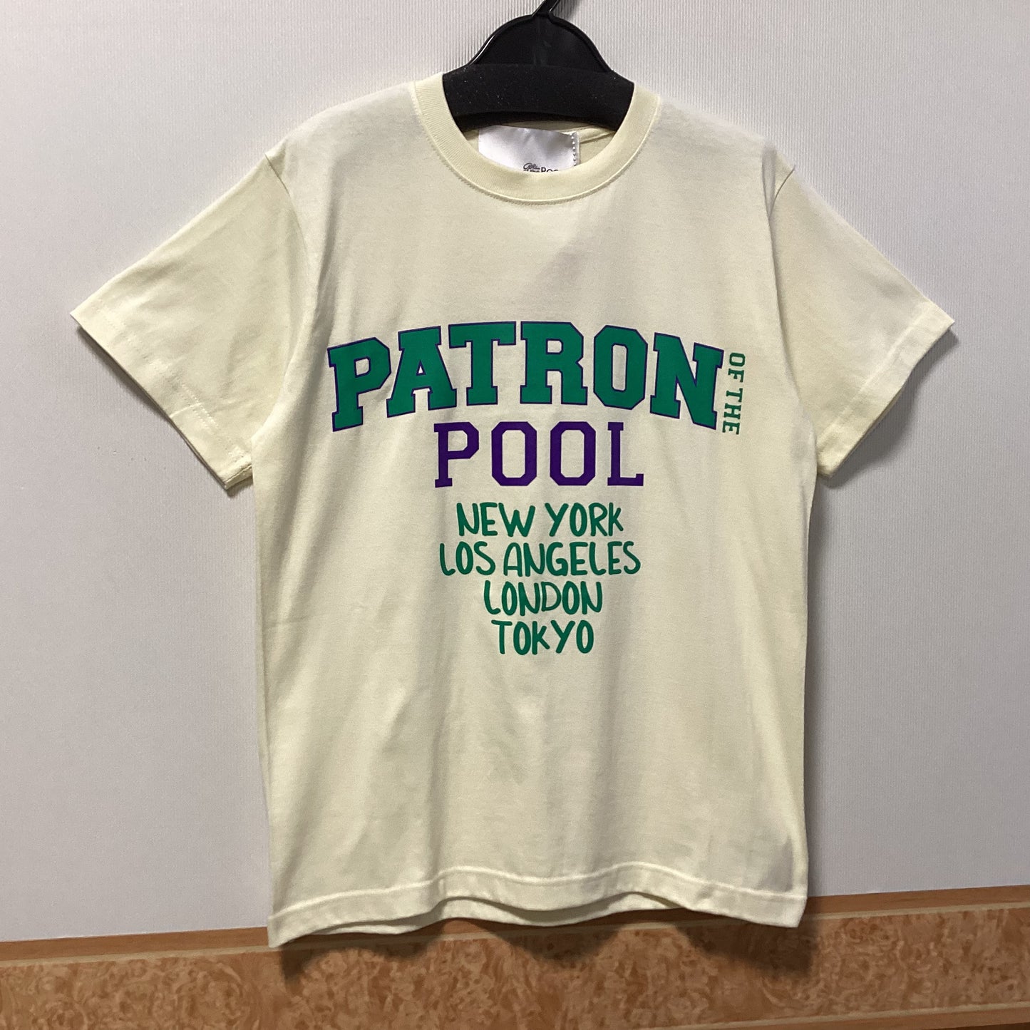 Patron of the POOL 綿100%ロゴ半袖Tシャツ