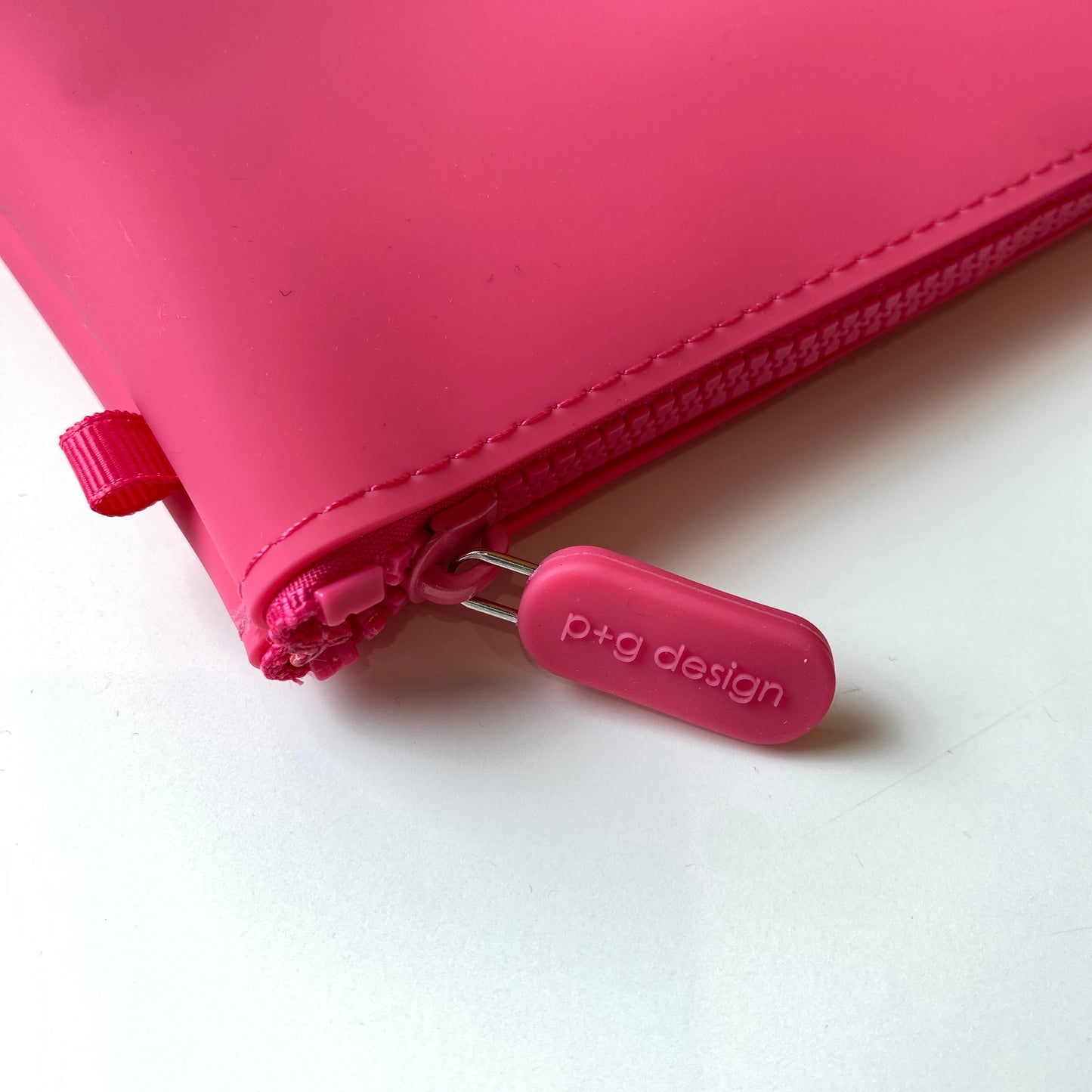 p+g design® NUU ジッパーポーチ