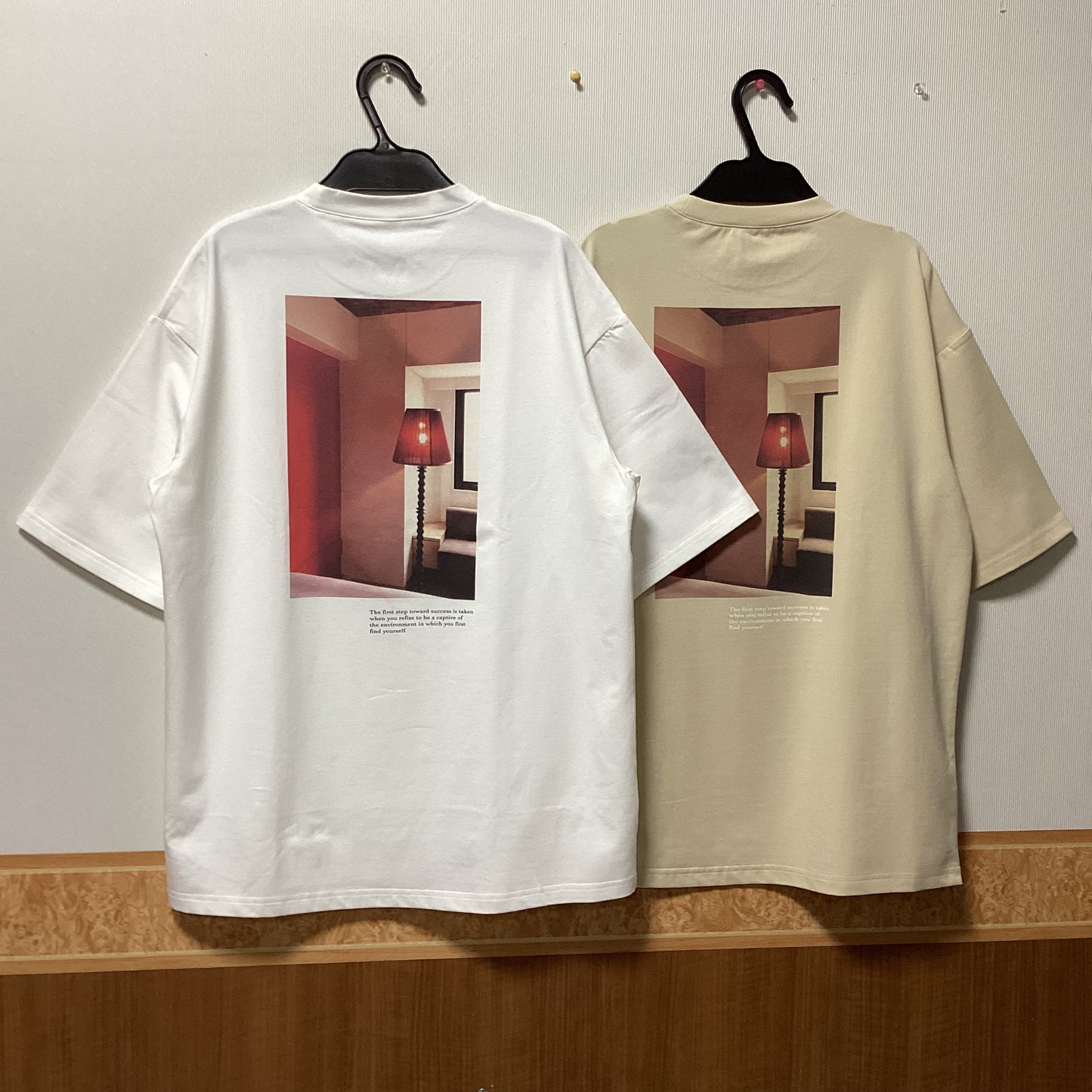 Lallia Mu バックプリントTシャツ