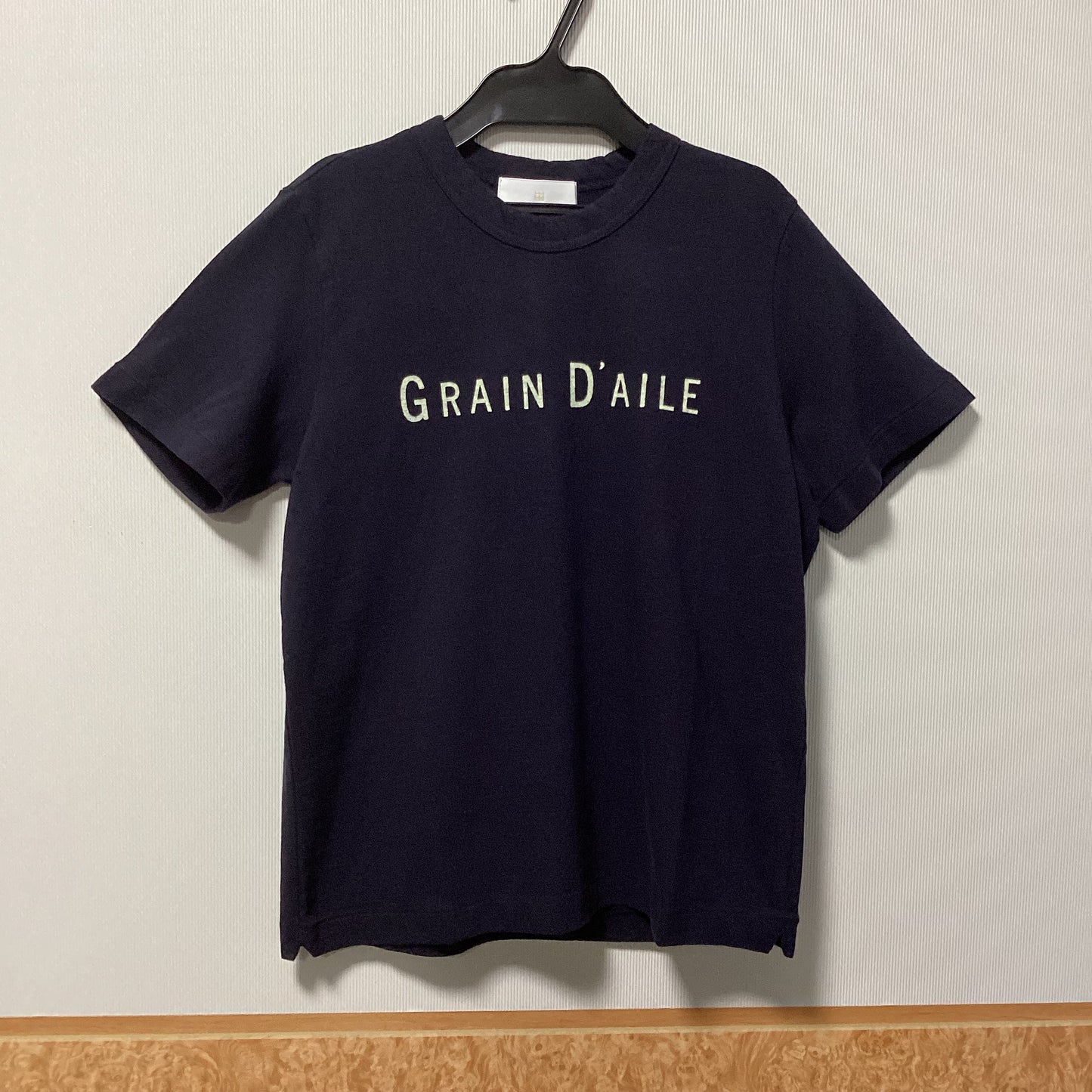 A PIECE OF LIBRARY 綿100%プリントTシャツ