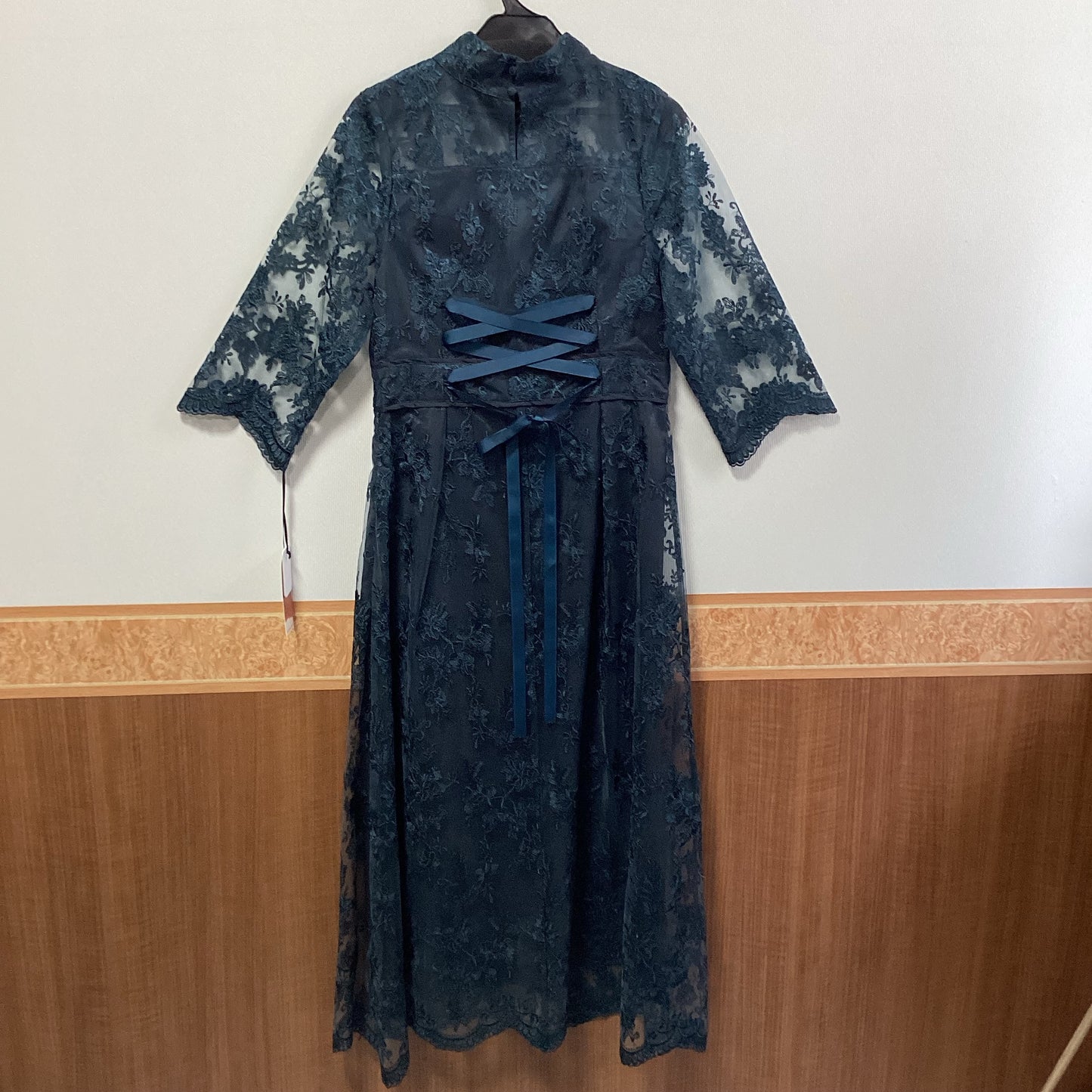 kanaell 刺繍レースサテンドレス