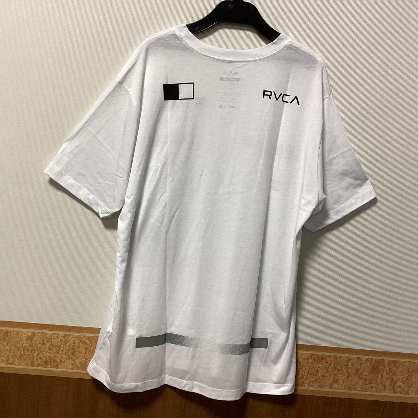 RVCA ロゴプリント半袖Tシャツ