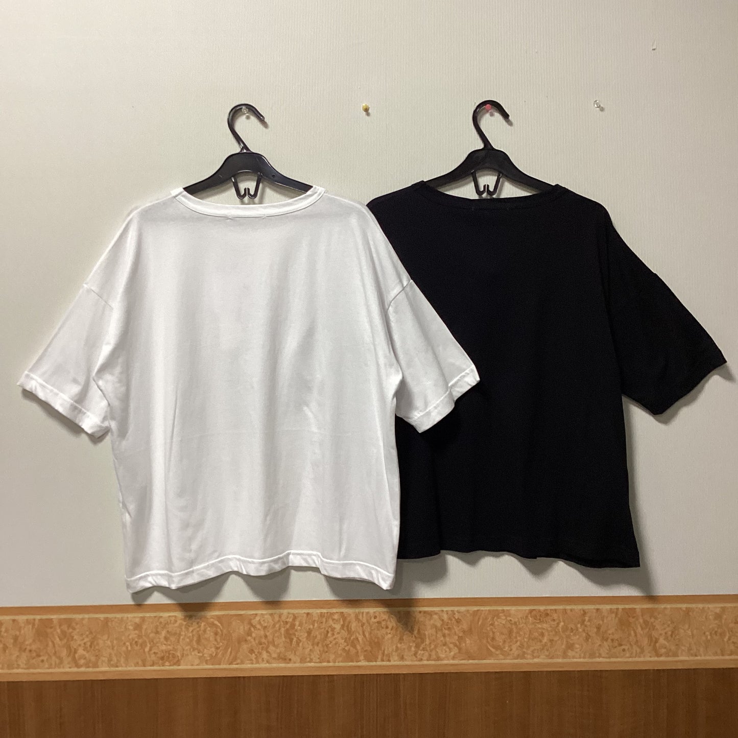 SUN VALLEY 綿100%プリントTシャツ