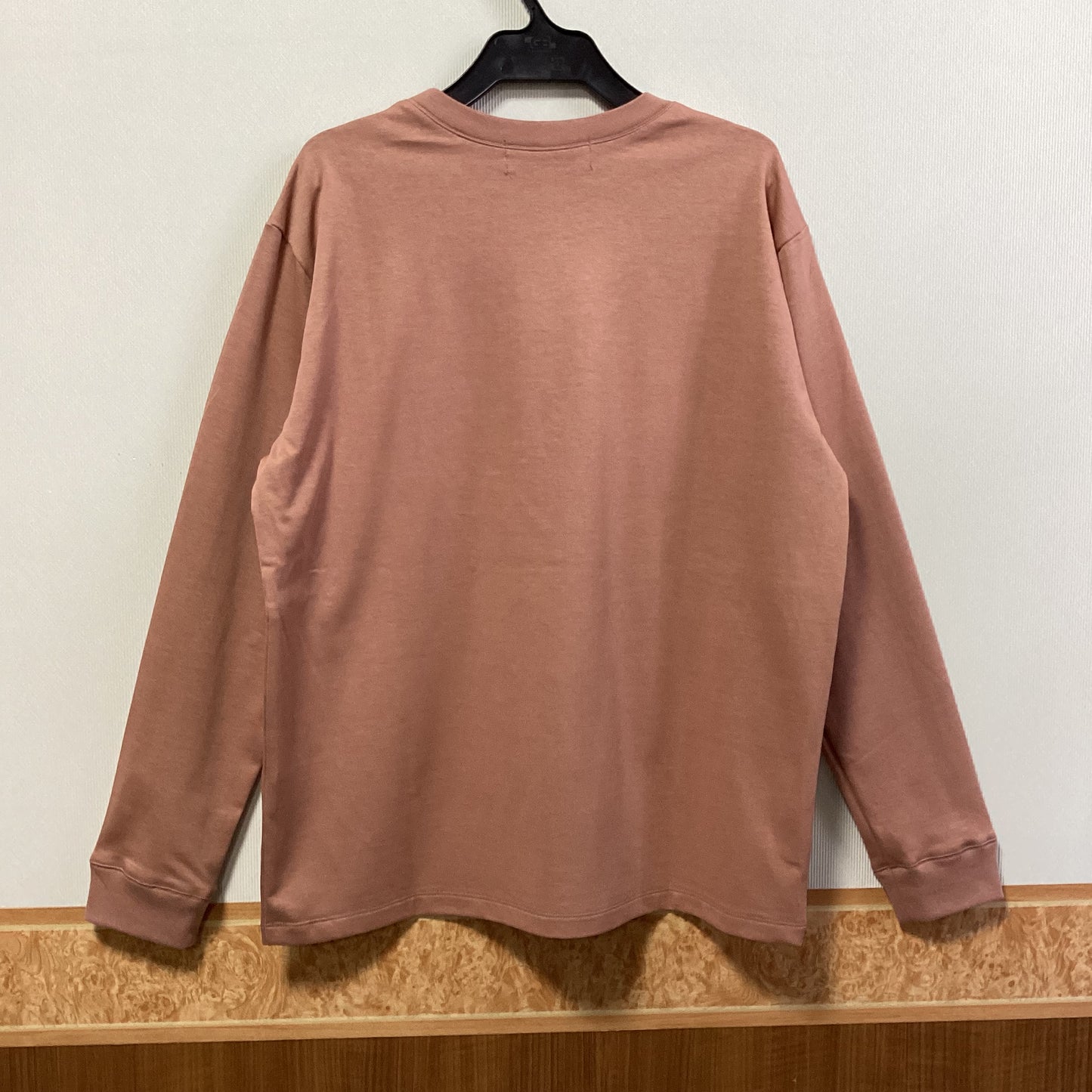 RISLEY 綿100%ロゴプリント長袖Tシャツ