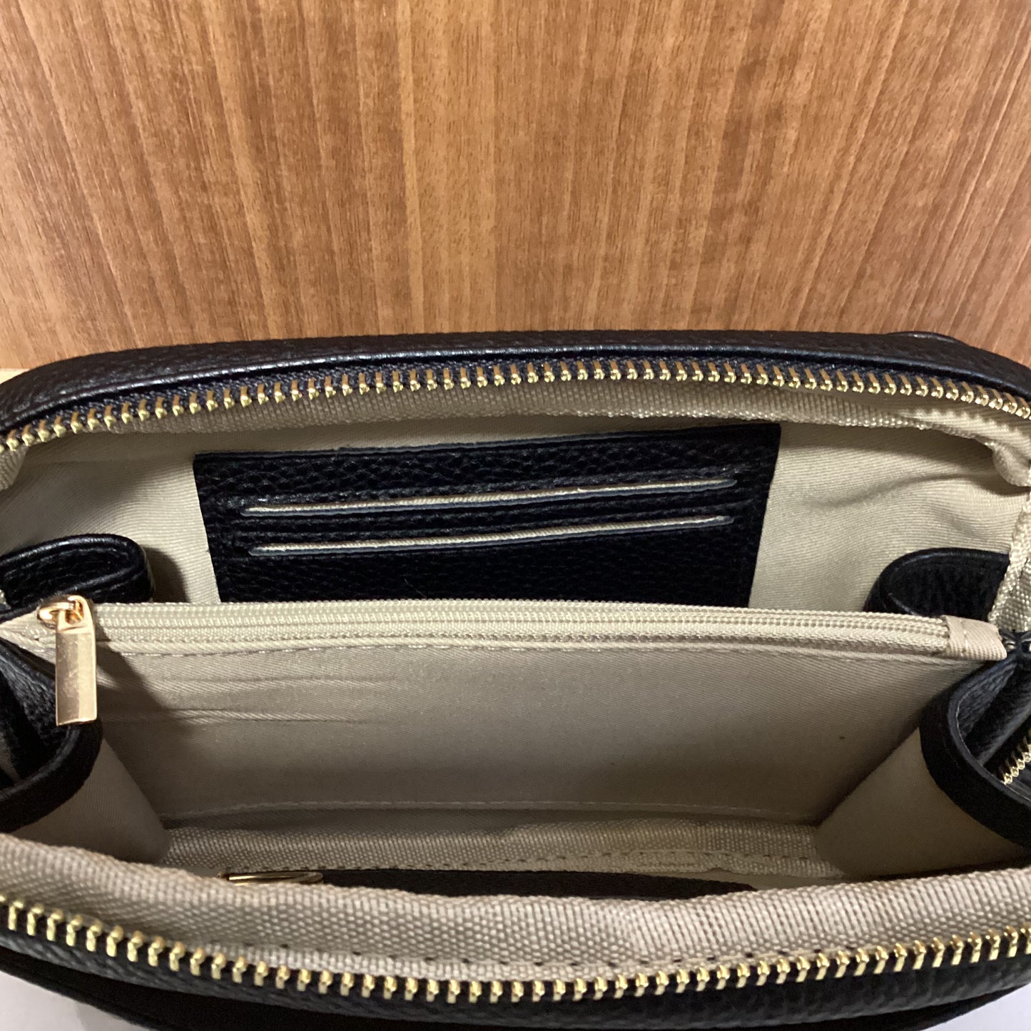 MUUMARJU 横型スクエアラウンドスマホショルダー