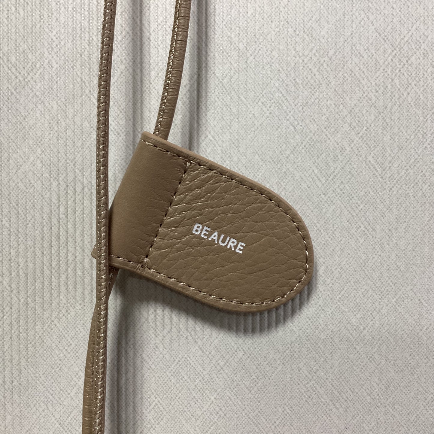 BEAURE レザースマホ&マスクストラップショルダー