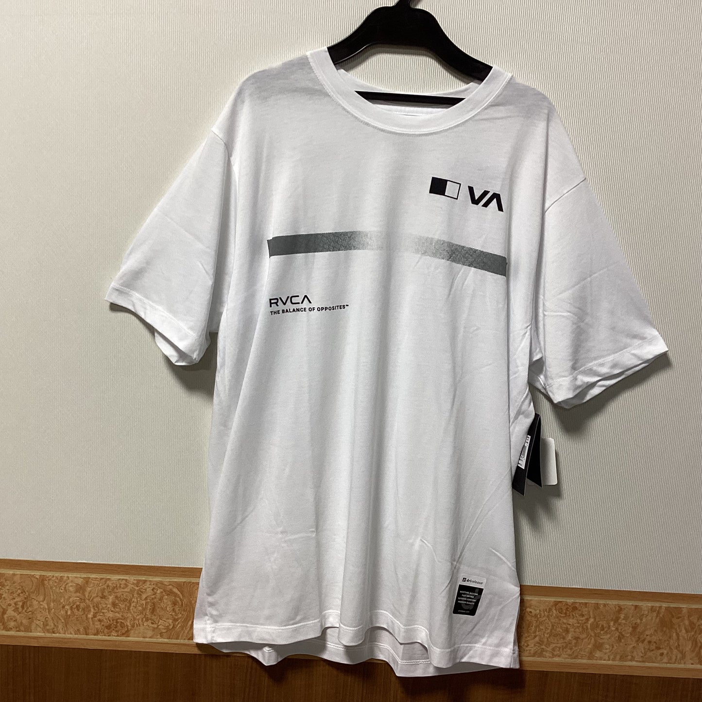 RVCA ロゴプリント半袖Tシャツ