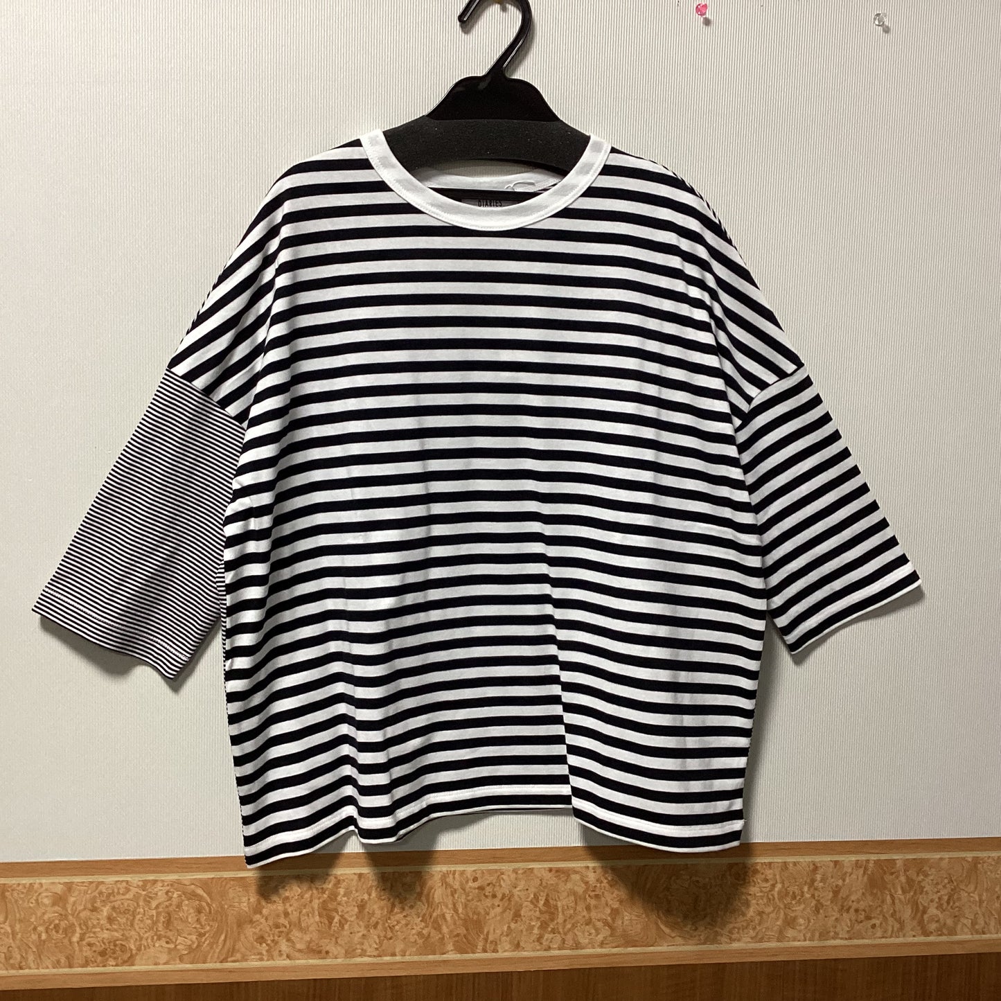DIARIES 綿100%ボーダー柄七分袖Tシャツ