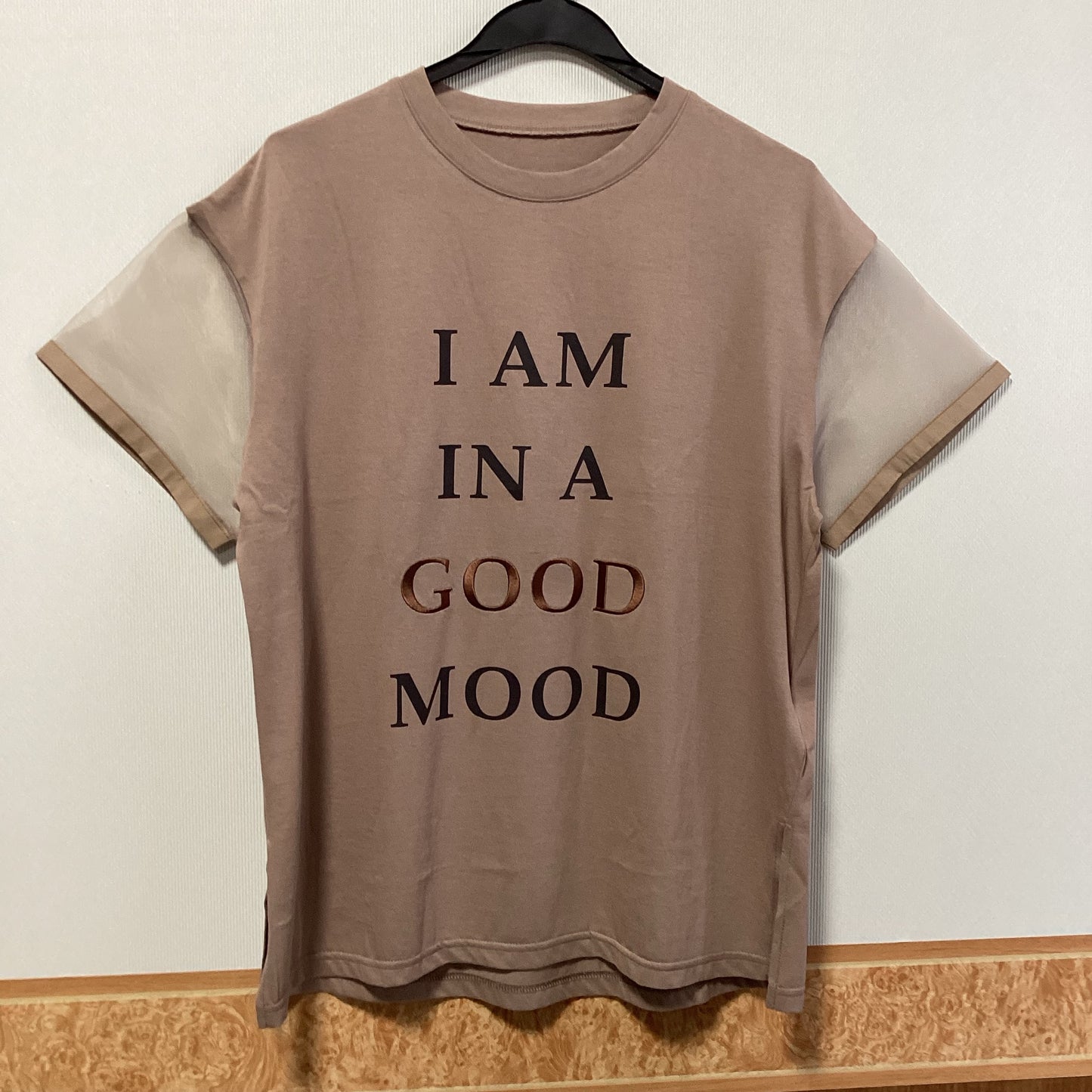 Lallia Mu プリントロゴ&刺繍異素材切替半袖Tシャツ