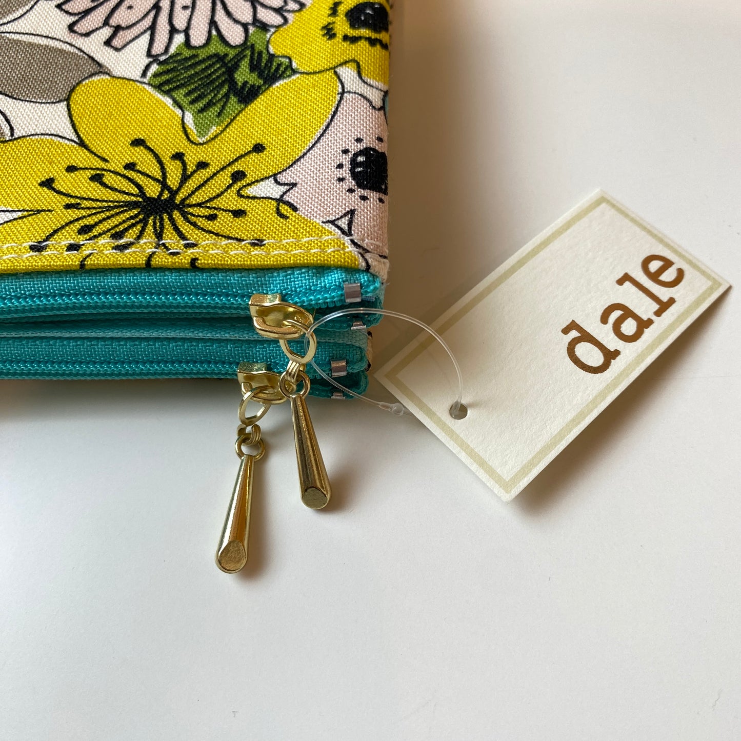 dale 手帳型ポーチ(花柄)