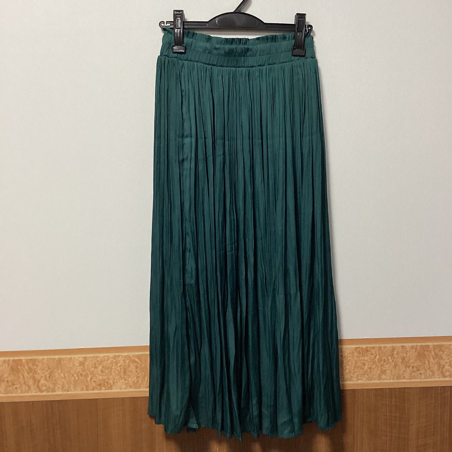 NICOLE white プリーツスカート