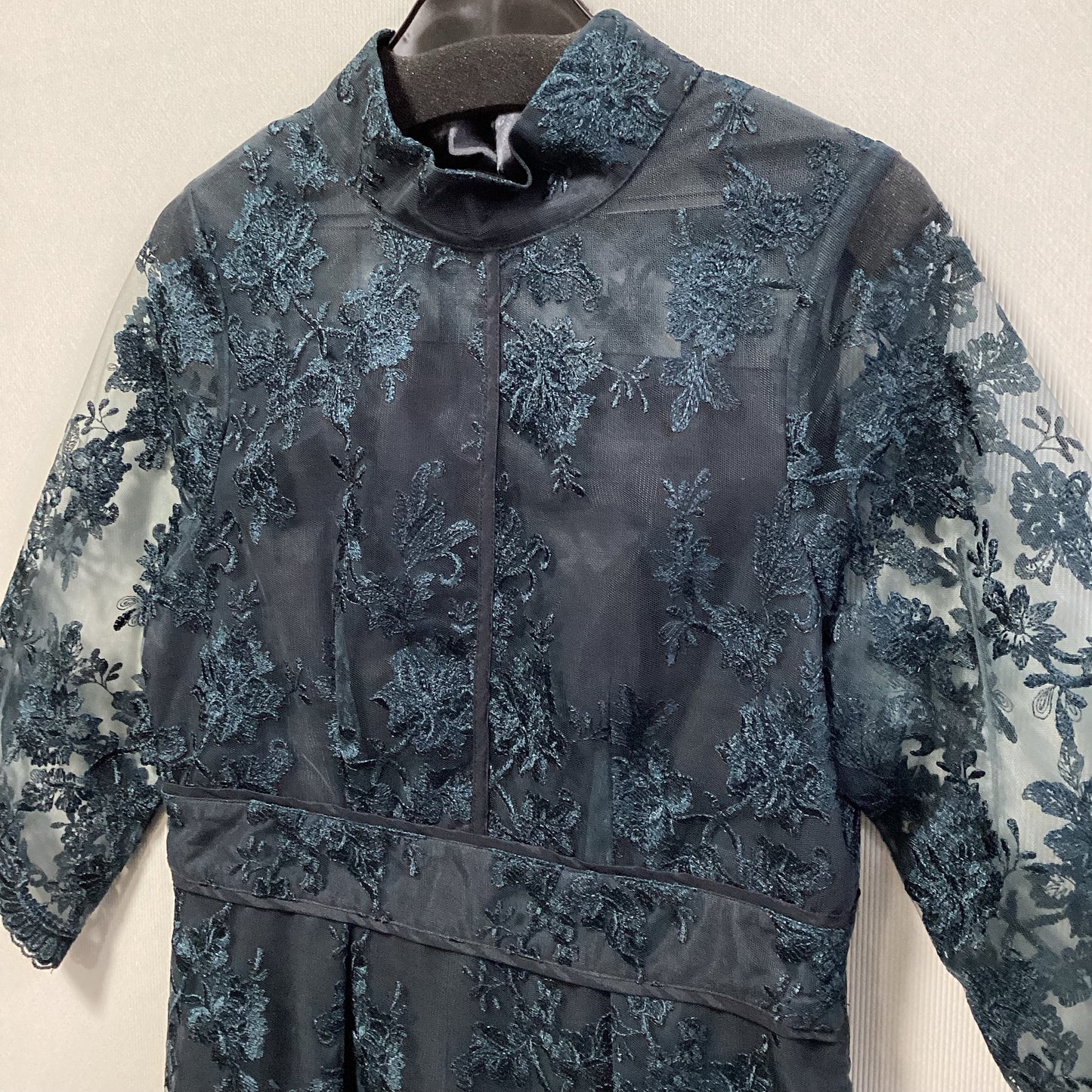 kanaell 刺繍レースサテンドレス