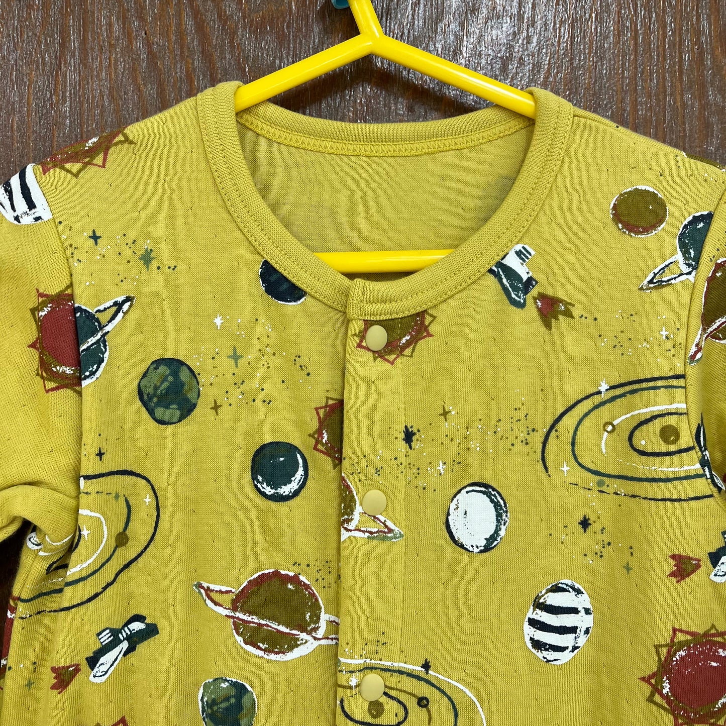 Ampersand 宇宙柄接結長袖ロンパース