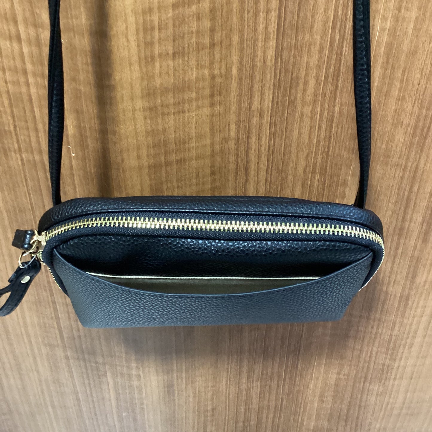 MUUMARJU 横型スクエアラウンドスマホショルダー