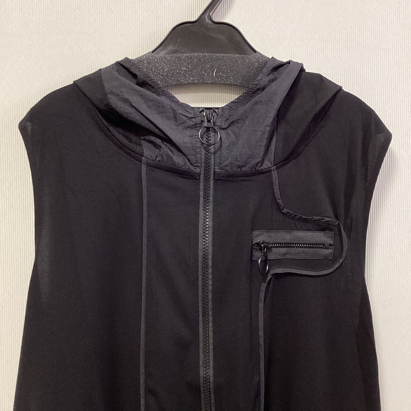 B.R.G フード付きロングベスト