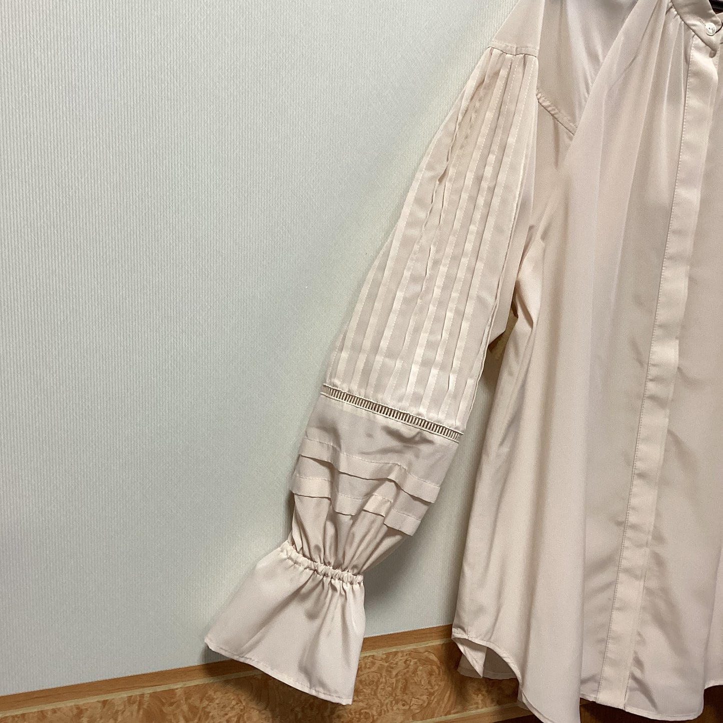 Lallia Mu ｽﾀﾝﾄﾞｶﾗｰ変形袖ｼｬﾂ