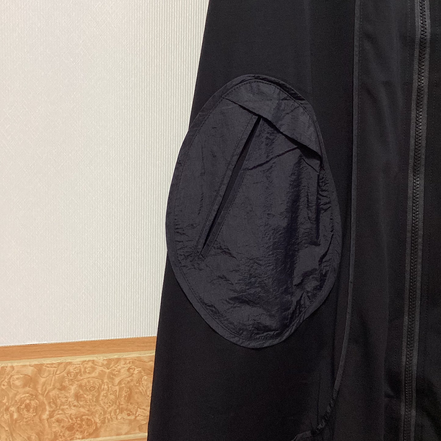 B.R.G フード付きロングベスト