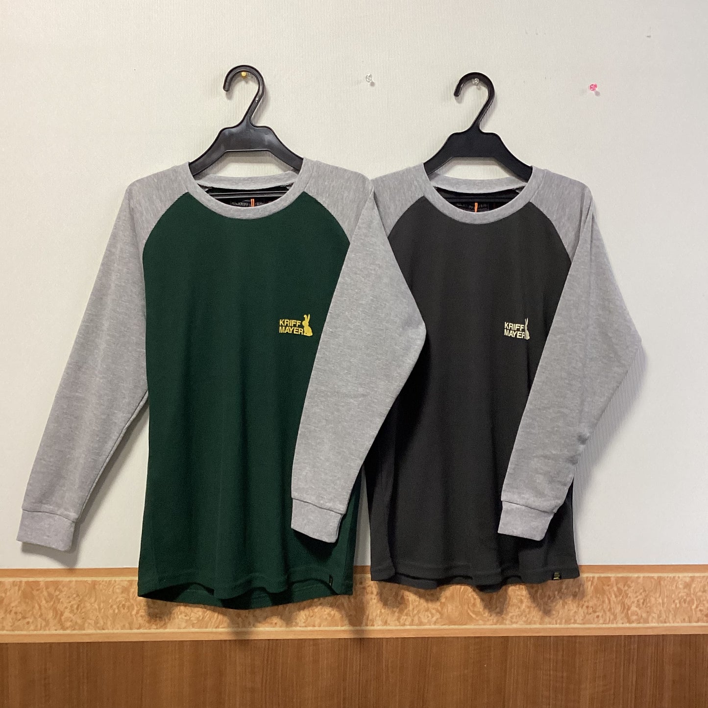 KRIFF MAYER ｻｰﾏﾙﾗｸﾞﾗﾝﾌﾟﾘﾝﾄT