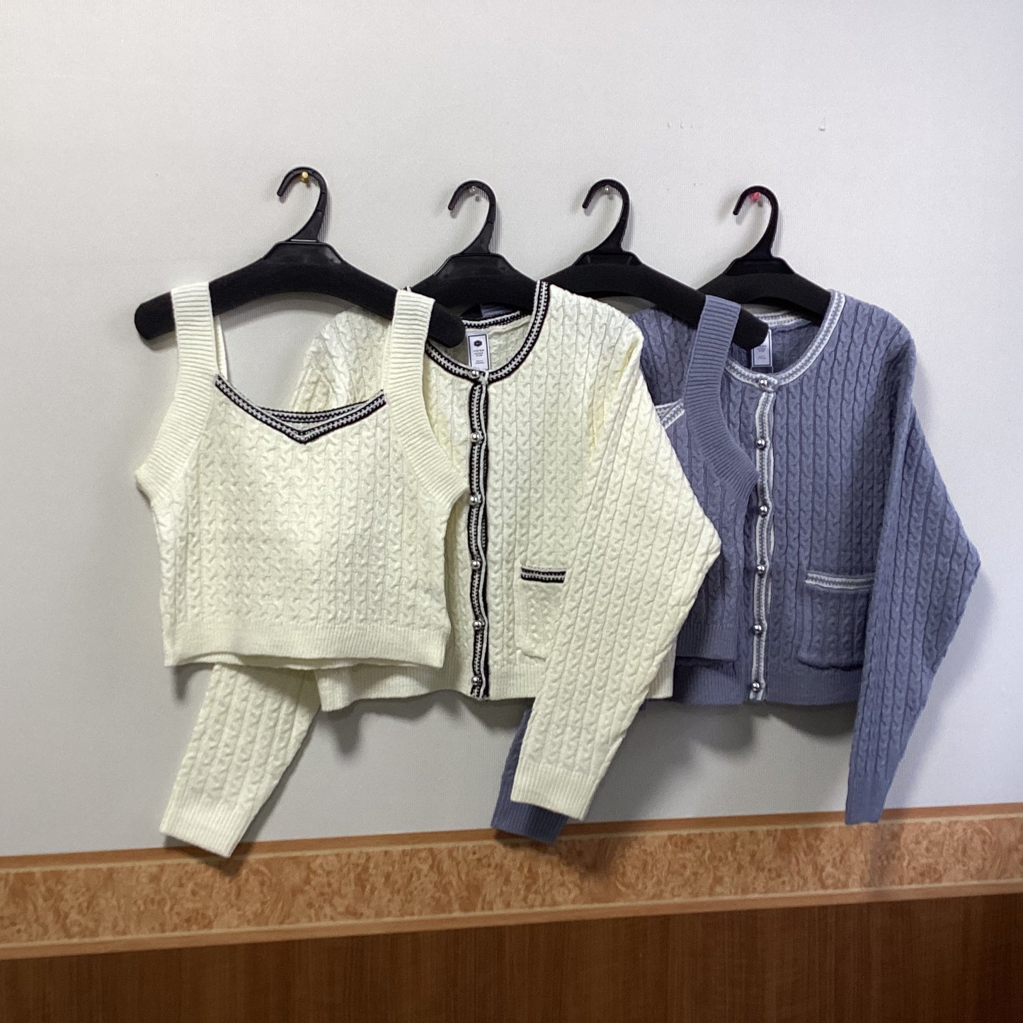 179/WG ﾋﾞｽﾁｪ付きﾆｯﾄｶｰﾃﾞｨｶﾞﾝ