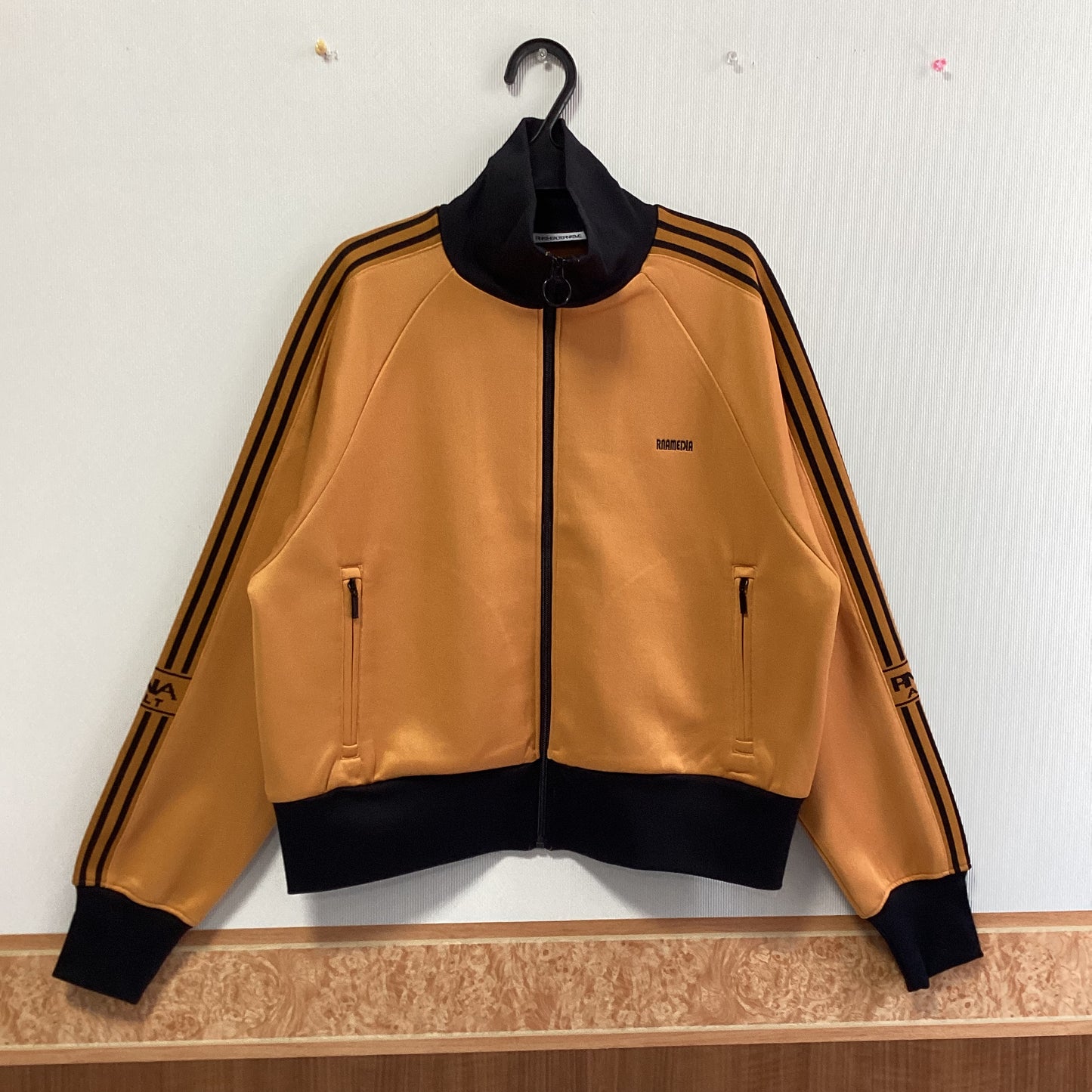 RNA ﾄﾗｯｸｼﾞｬｹｯﾄ