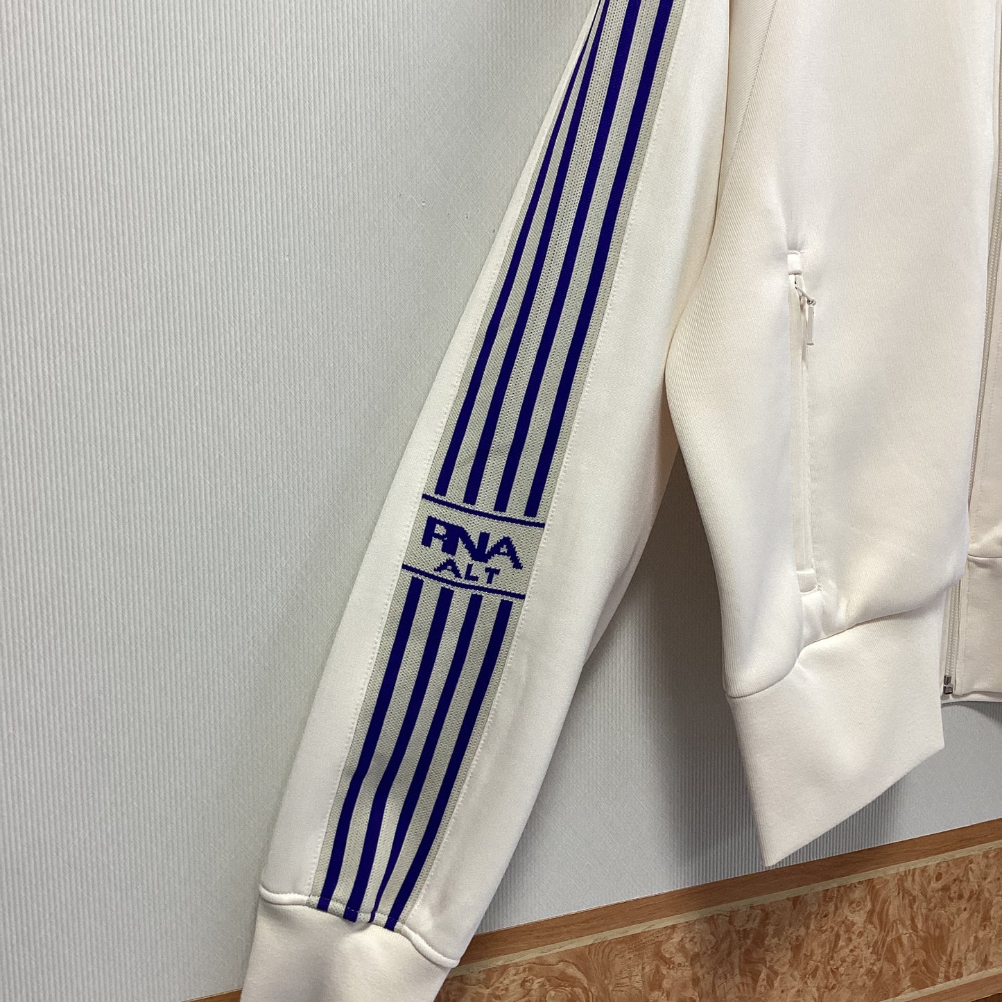 RNA ﾄﾗｯｸｼﾞｬｹｯﾄ