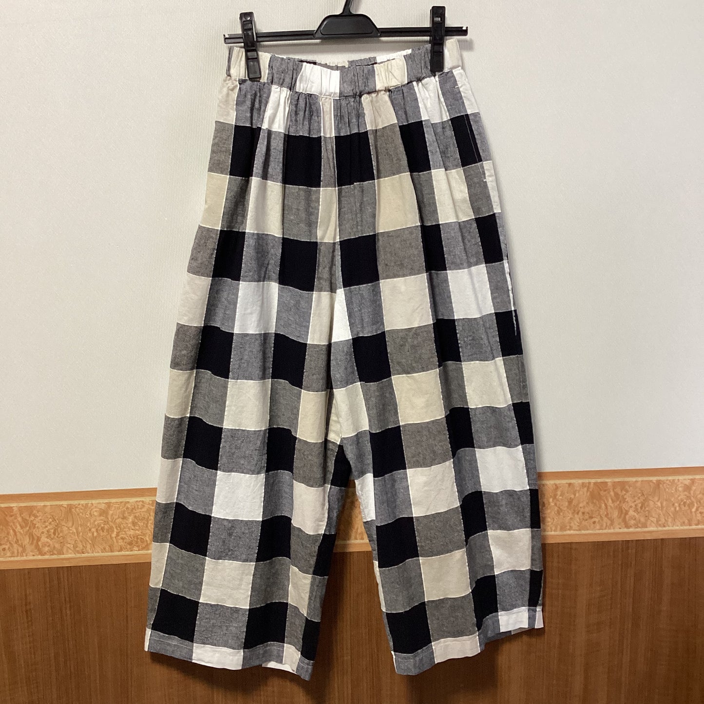 SUN VALLEY ﾌﾞﾛｯｸﾁｪｯｸﾜｲﾄﾞｲｰｼﾞｰﾊﾟﾝﾂ