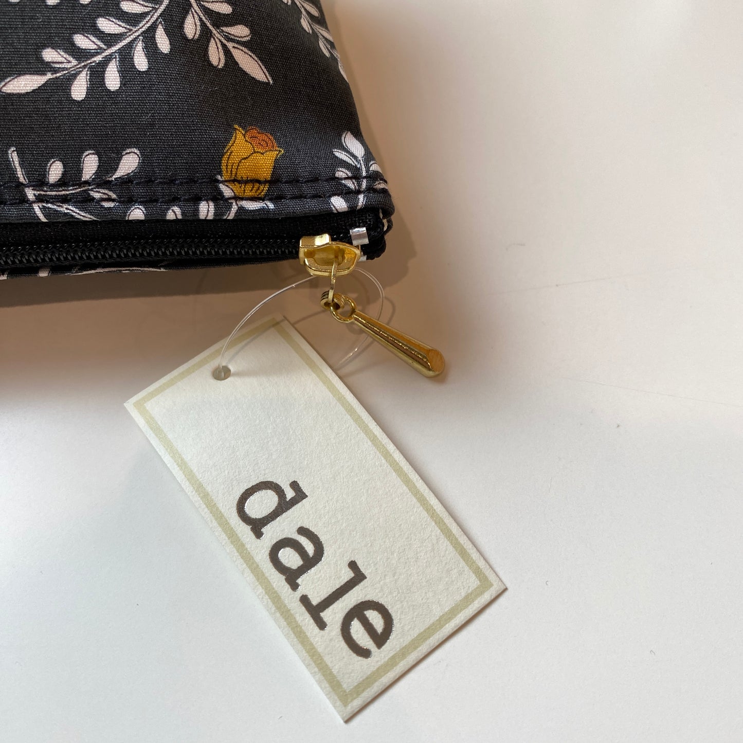 dale 化粧ポーチ（花柄）