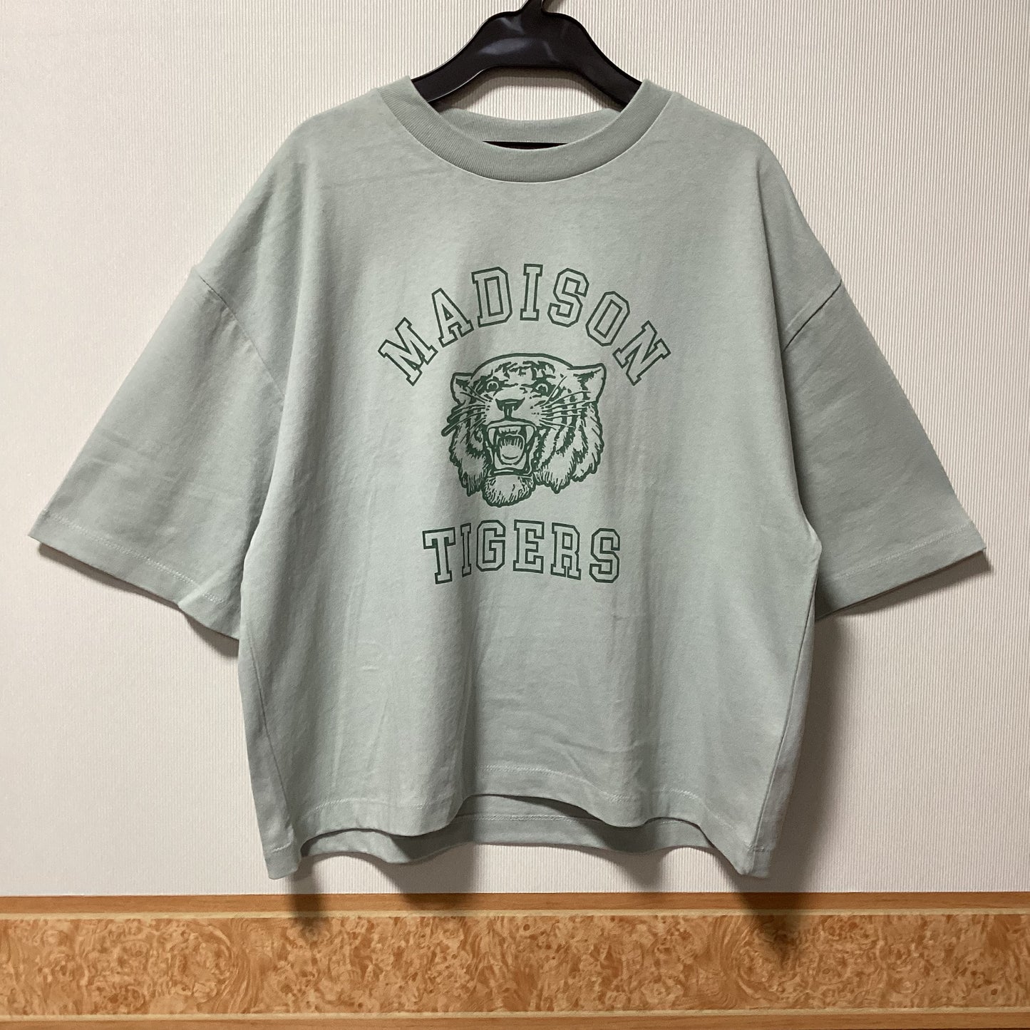 le vent souffle 七分袖プリントロゴTシャツ