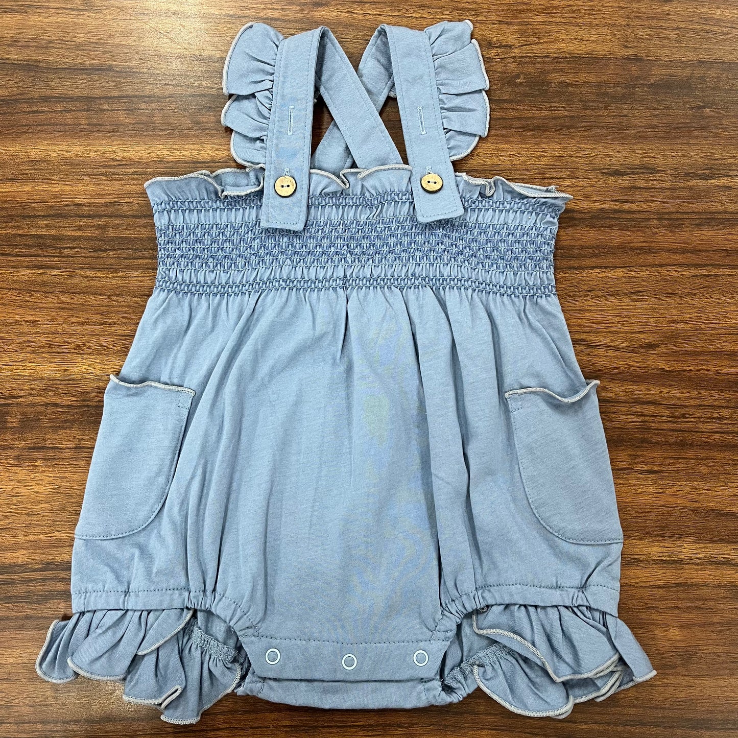 Ampersand  シルクタッチフリルロンパース