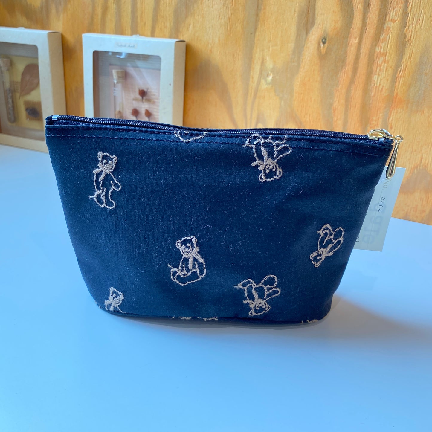 dale 化粧ポーチ(くま刺繍)