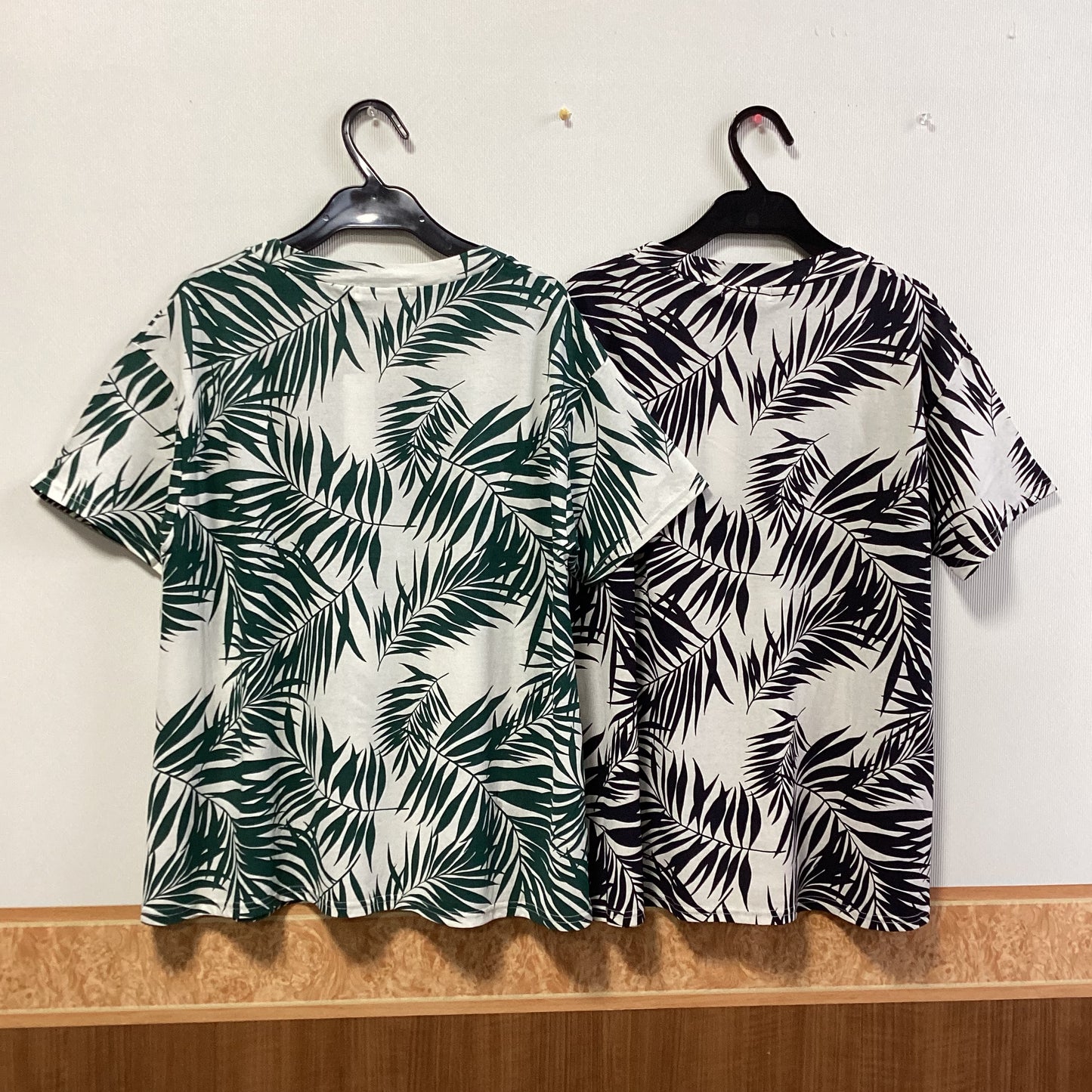 Ambivalence 綿100%ﾎﾞﾀﾆｶﾙ柄半袖Tｼｬﾂ