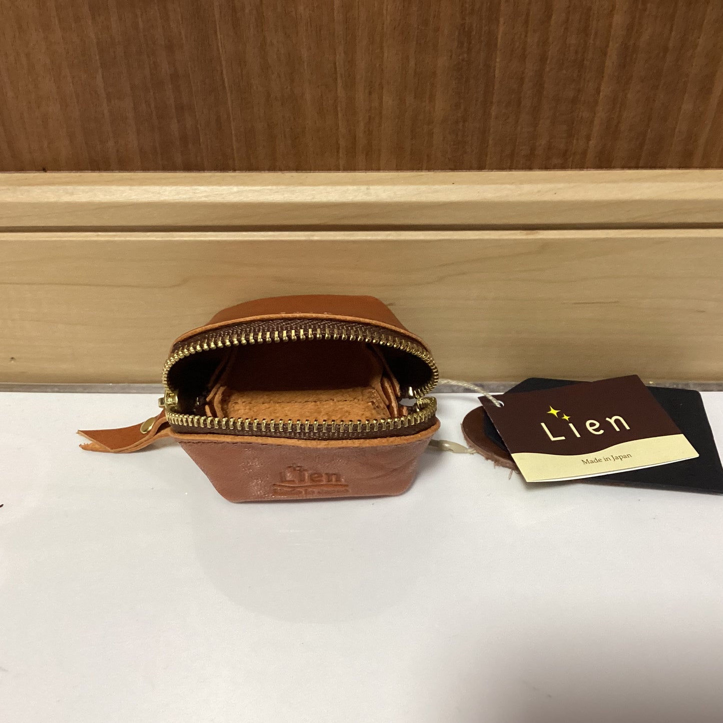 Lien 日本製ﾚｻﾞｰﾌｧｽﾅｰｺｲﾝｹｰｽ