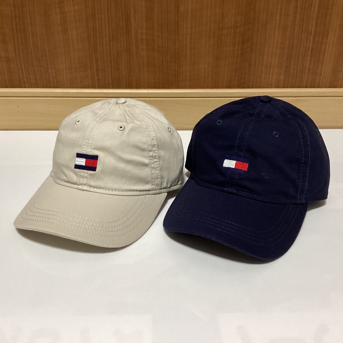 TOMMY HILFIGER ロゴ刺繍キャップ